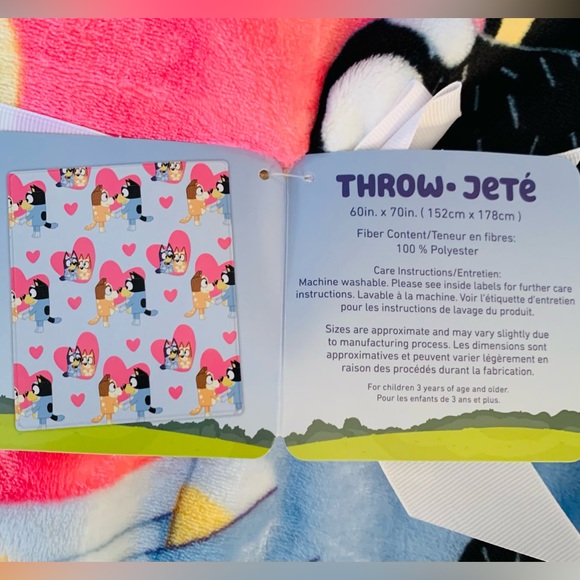 Bluey and Bingo Hearts Valentine Throw Blanket - Picture 7 of 8